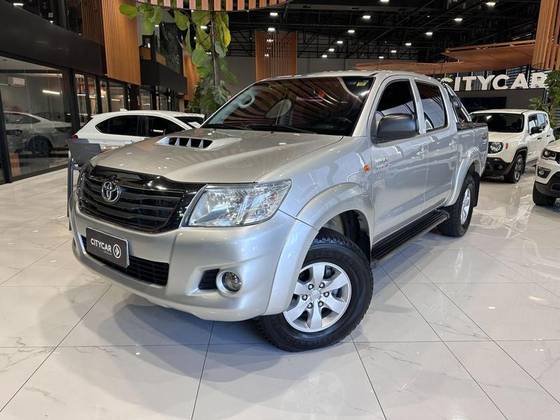 TOYOTA HILUX 3.0 SR 4X4 CD 16V TURBO INTERCOOLER DIESEL 4P AUTOMÁTICO TOYOTA HILUX 3.0 SR 4X4 CD 16V TURBO INTERCOOLER DIESEL 4P AUTOMÁTICO